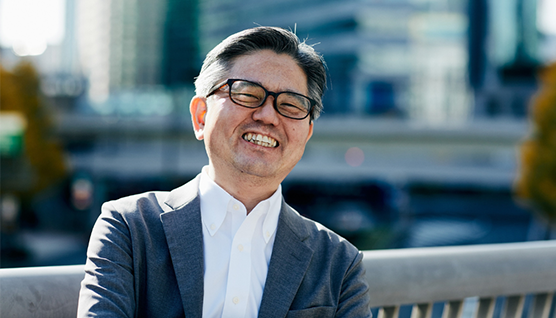 海外向けプレゼンテーションに取り組む受講生イメージ